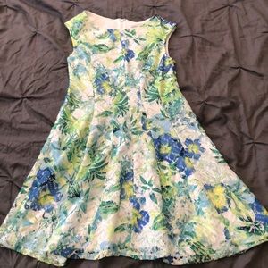 4P Fitted Floral Dress 🌸